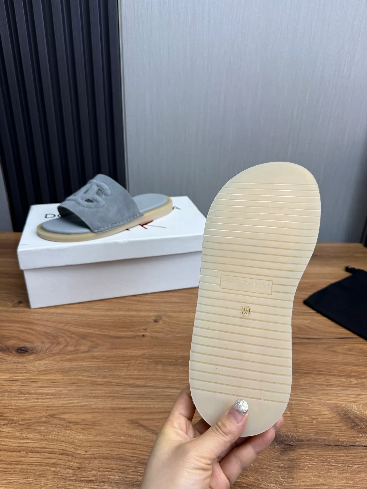 Men's men's shoes💰340💰Dolce & gabbana (DG) official website synchronized new slippers💥Fashion hot models: 1 exclusive mold opening✅Unique brand style logo upper💥Original private mold outsole✔️36-44 (45 customized, non-refundable)